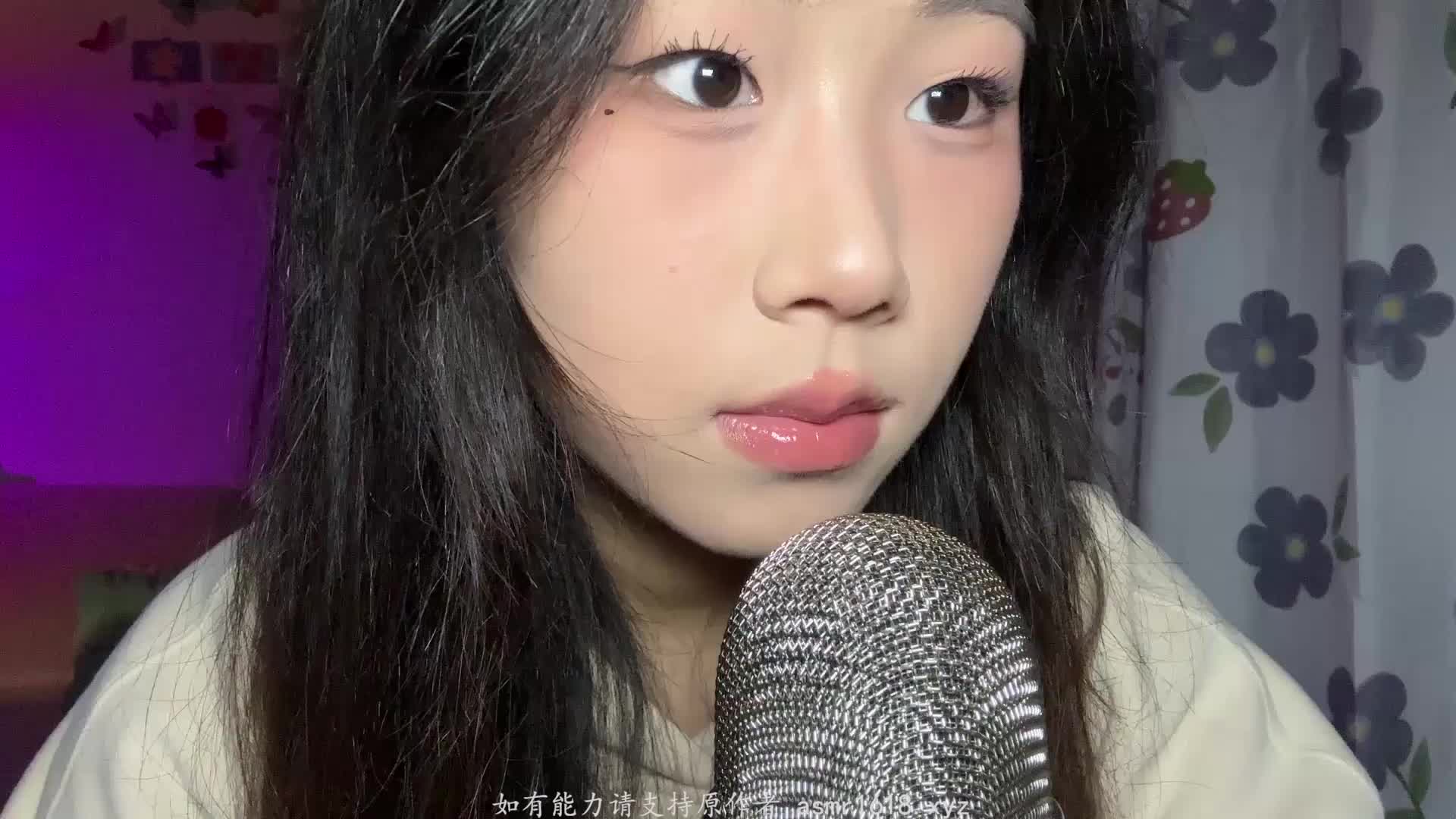 #青蛙猪爱睡觉 舔耳