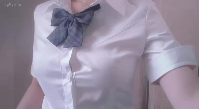 #菜菜cyl不好吃 真空白衬衫洗澡