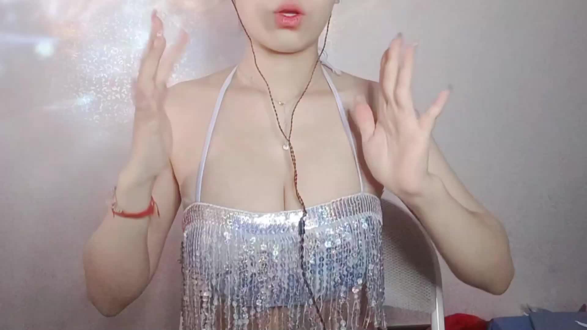 #菜菜cyl不好吃 流苏套装内衣抓挠