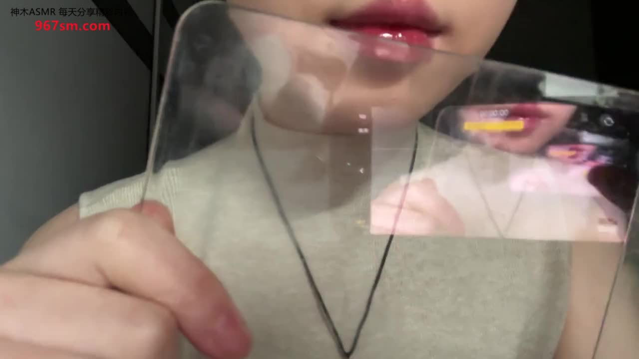 #喵喵你好好好 舔亚克力板