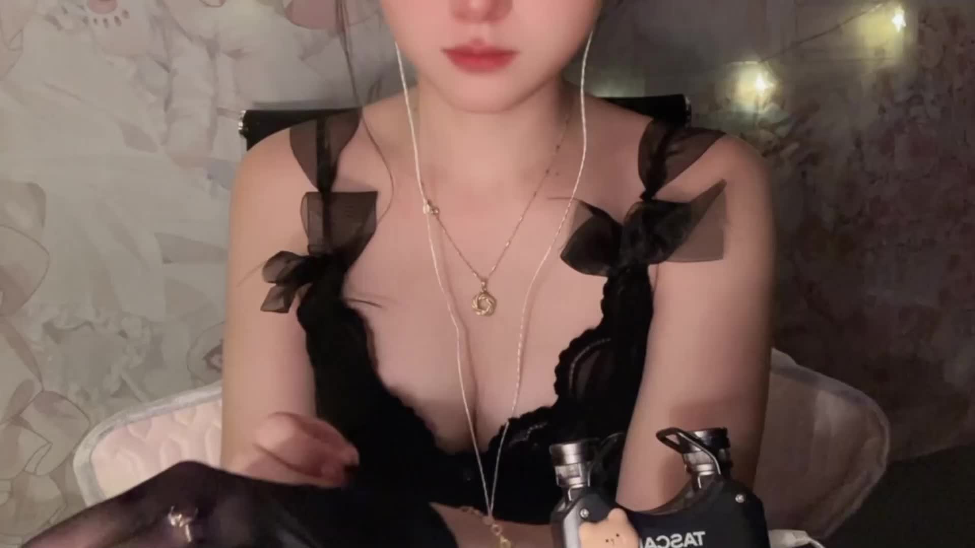 #欣崽奶盖 细腻手丝and视觉触发