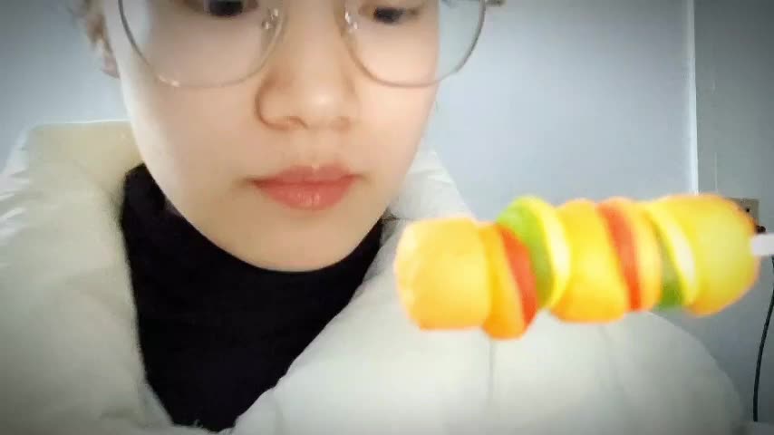 #lia的晚安小屋 吃封面这个东西